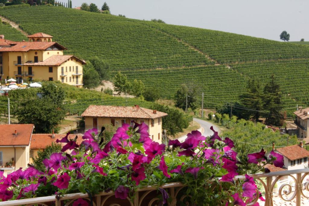 Casa Svizzera Agriturismo Barolo Pokoj fotografie